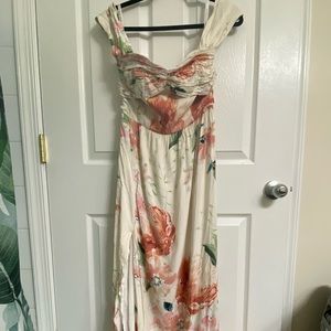 Plum Pretty Sugar - Floral Dress with Slit